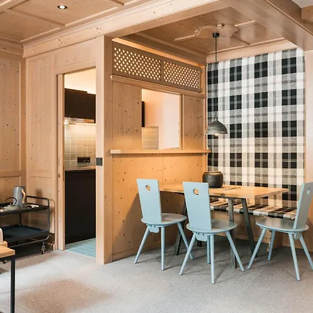 Schoenherr Haus מלון 4*