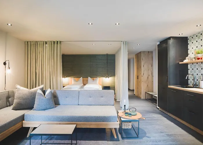 Schoenherr Haus Hotell 4*