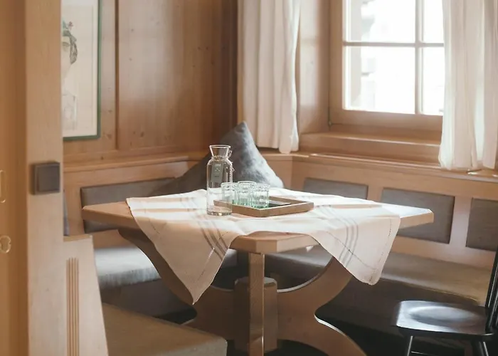 Hotell Schoenherr Haus 4*