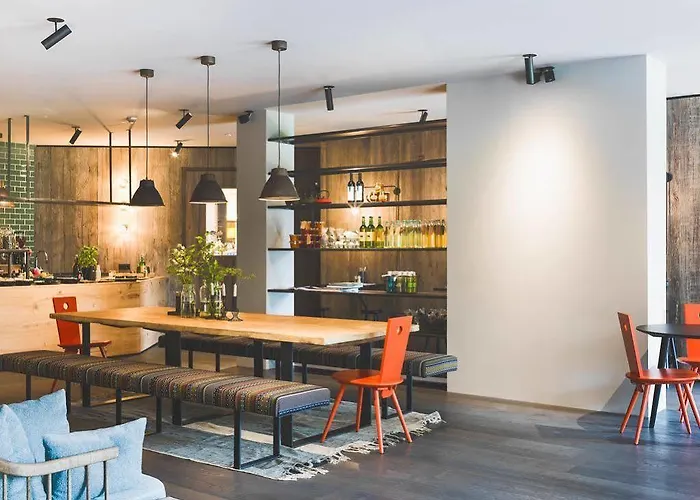 Schoenherr Haus מלון