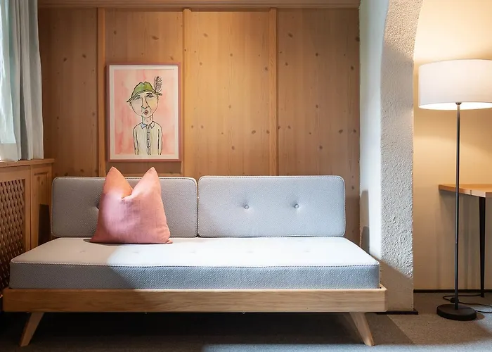 Schoenherr Haus Hotell 4*