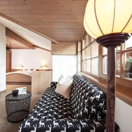 Schoenherr Haus 4*