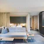 Schoenherr Haus Hotel 4*