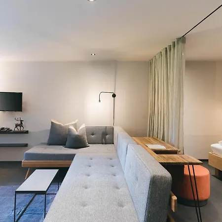 Schoenherr Haus 4*