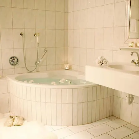 Schoenherr Haus Hotel